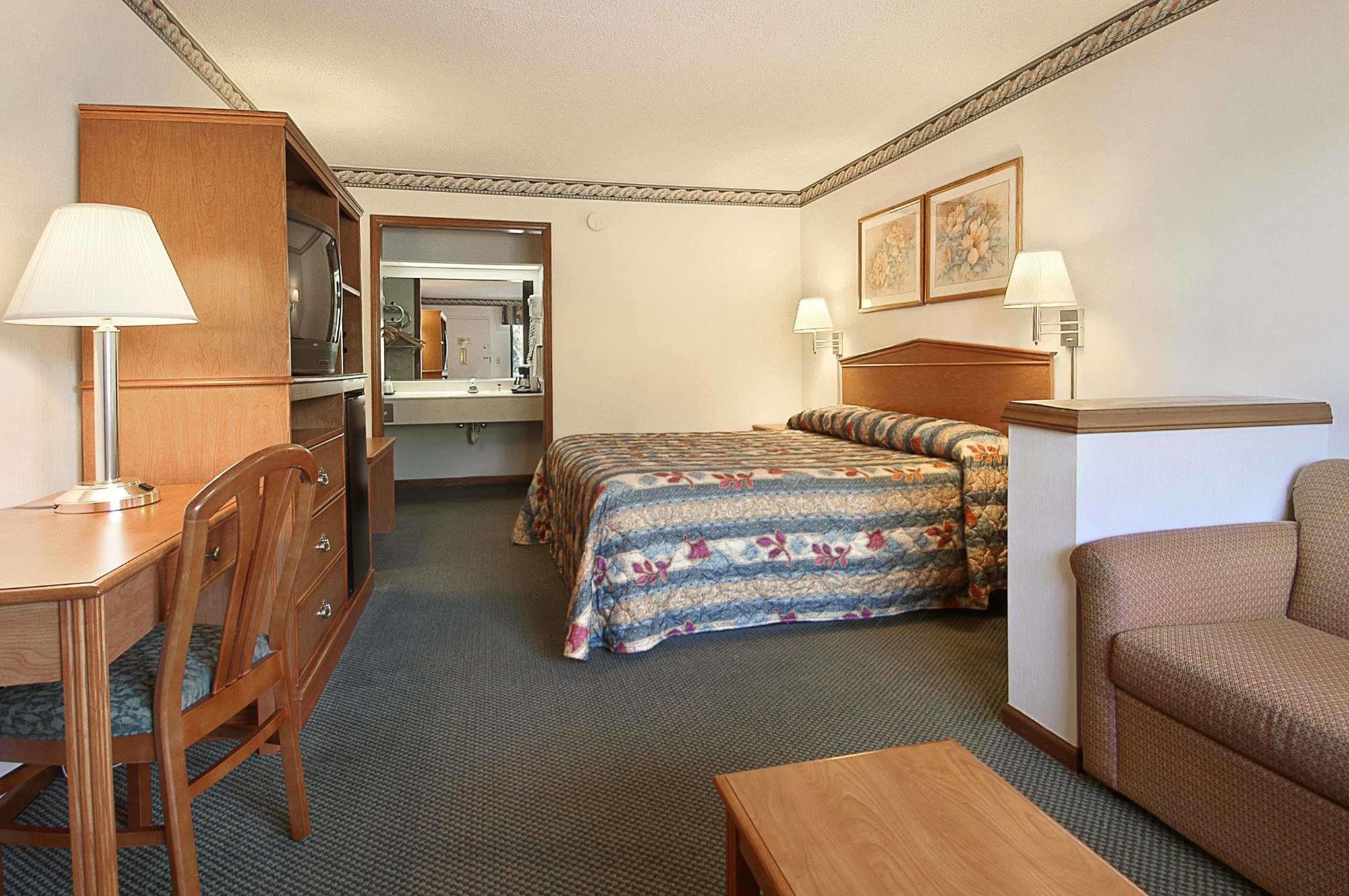 Motel Super 8 By Wyndham Burlington Nc Exteriér fotografie